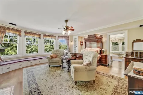 33 Edgemere Avenue Mount Arlington Boro NJ 07856