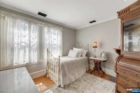 33 Edgemere Avenue Mount Arlington Boro NJ 07856