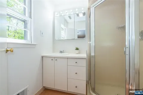 7 Waddington West Orange NJ 07052