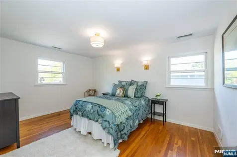 7 Waddington West Orange NJ 07052