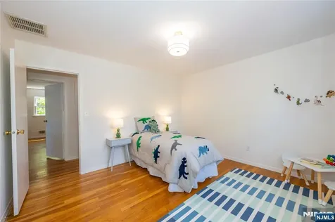 7 Waddington West Orange NJ 07052