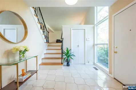 7 Waddington West Orange NJ 07052