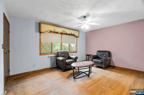123 Summit Avenue Elmwood Park NJ 07407