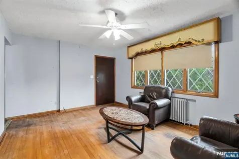 123 Summit Avenue Elmwood Park NJ 07407