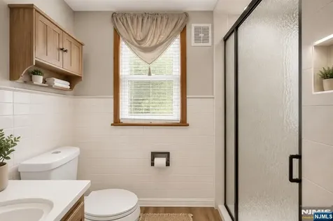 123 Summit Avenue Elmwood Park NJ 07407
