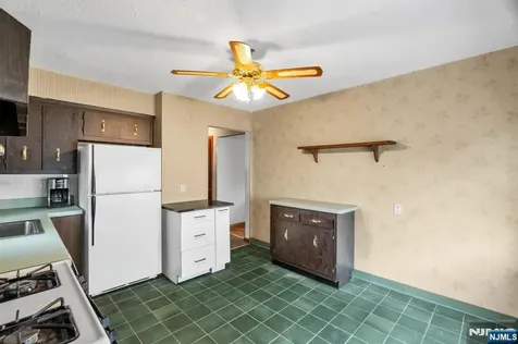 123 Summit Avenue Elmwood Park NJ 07407