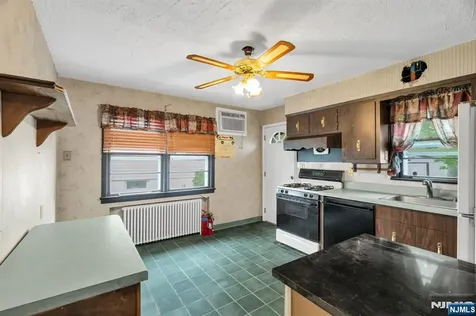 123 Summit Avenue Elmwood Park NJ 07407