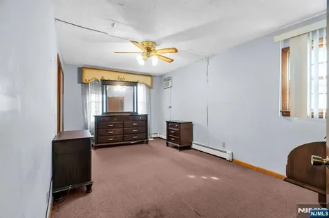 123 Summit Avenue Elmwood Park NJ 07407