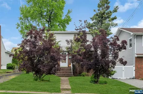 123 Summit Avenue Elmwood Park NJ 07407