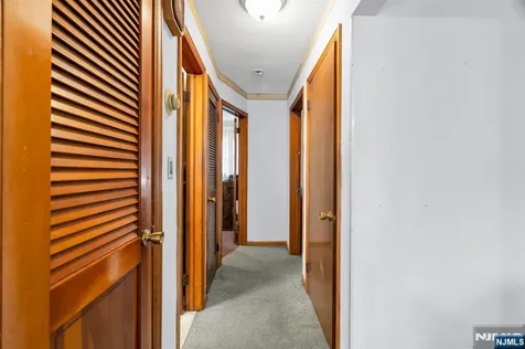 123 Summit Avenue Elmwood Park NJ 07407