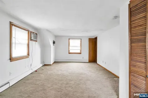 123 Summit Avenue Elmwood Park NJ 07407