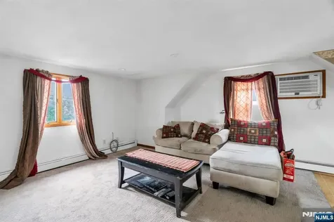 123 Summit Avenue Elmwood Park NJ 07407