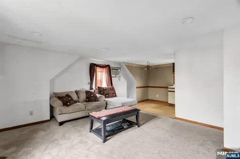 123 Summit Avenue Elmwood Park NJ 07407