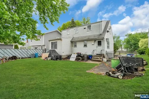 123 Summit Avenue Elmwood Park NJ 07407