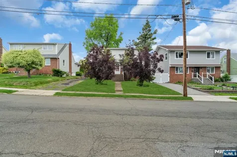 123 Summit Avenue Elmwood Park NJ 07407
