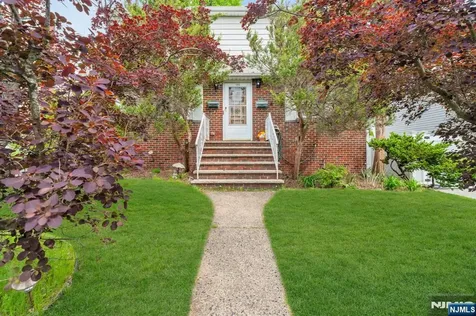 123 Summit Avenue Elmwood Park NJ 07407