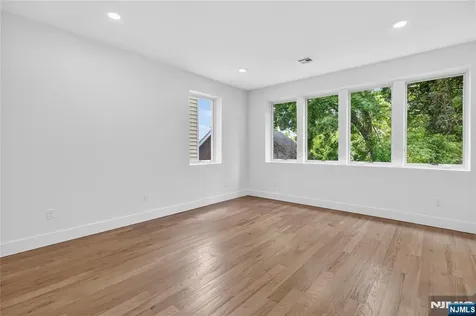 46 Hudson Avenue Edgewater NJ 07020