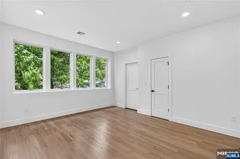 46 Hudson Avenue Edgewater NJ 07020
