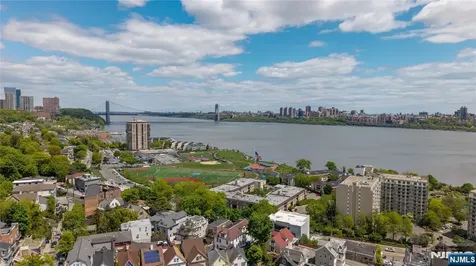 46 Hudson Avenue Edgewater NJ 07020