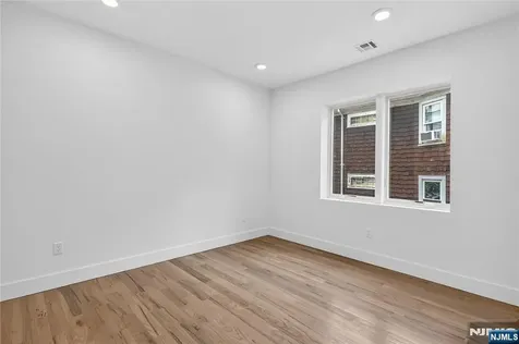 46 Hudson Avenue Edgewater NJ 07020