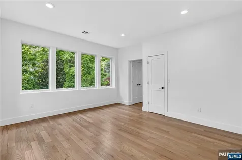 46 Hudson Avenue Edgewater NJ 07020