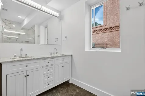 46 Hudson Avenue Edgewater NJ 07020