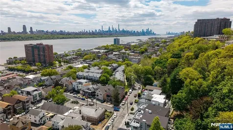 46 Hudson Avenue Edgewater NJ 07020