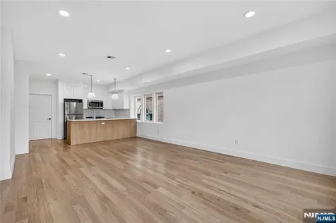 46 Hudson Avenue Edgewater NJ 07020