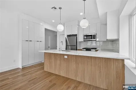 46 Hudson Avenue Edgewater NJ 07020