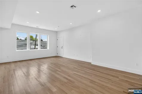 46 Hudson Avenue Edgewater NJ 07020