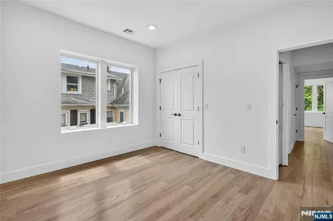 46 Hudson Avenue Edgewater NJ 07020