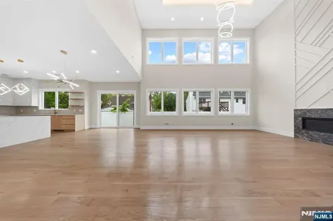 317 Edstan Way Paramus NJ 07652