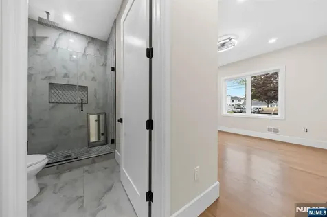 317 Edstan Way Paramus NJ 07652