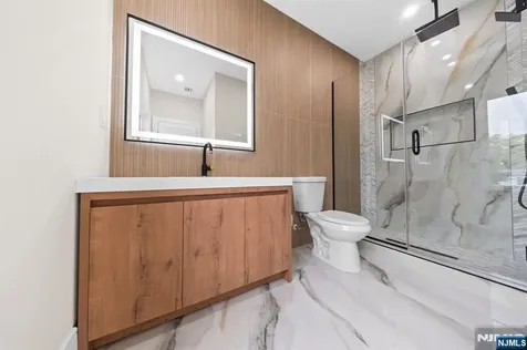 317 Edstan Way Paramus NJ 07652