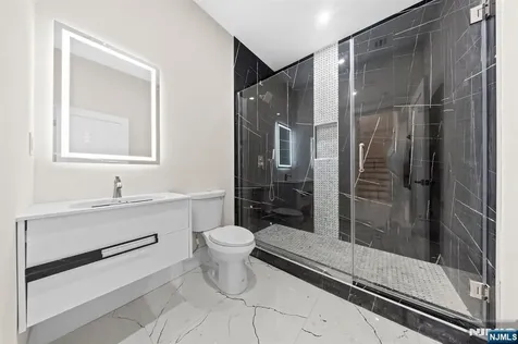 317 Edstan Way Paramus NJ 07652