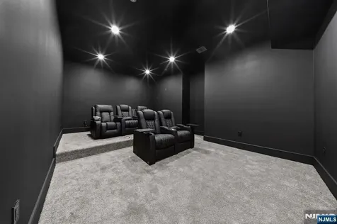 317 Edstan Way Paramus NJ 07652