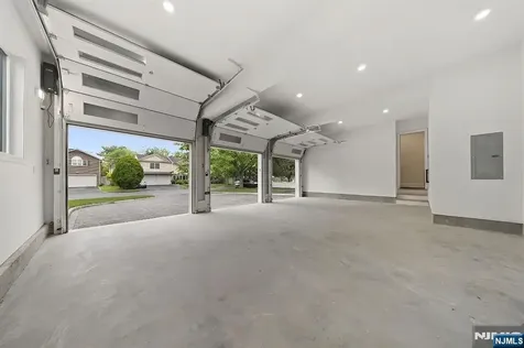 317 Edstan Way Paramus NJ 07652
