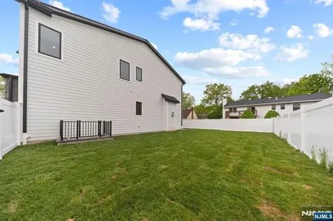 317 Edstan Way Paramus NJ 07652