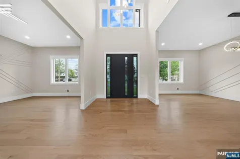 317 Edstan Way Paramus NJ 07652