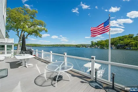 62 Ithanell Road Hopatcong NJ 07843