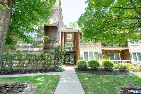 7 Tulip Crescent Little Falls NJ 07424
