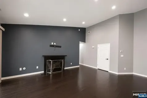 7 Tulip Crescent Little Falls NJ 07424