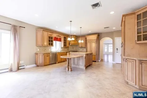 153 Old Palisade Road Fort Lee NJ 07024