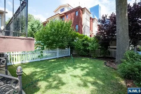 153 Old Palisade Road Fort Lee NJ 07024