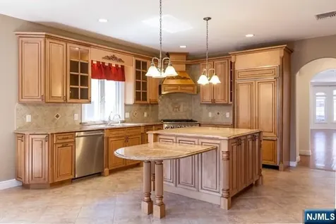 153 Old Palisade Road Fort Lee NJ 07024