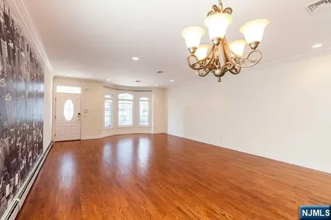 153 Old Palisade Road Fort Lee NJ 07024