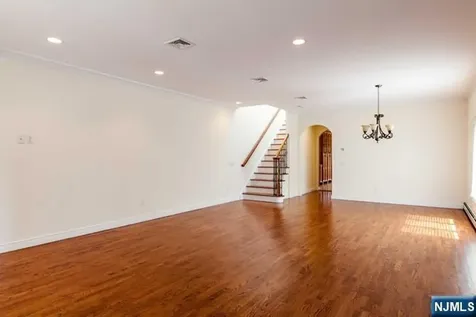 153 Old Palisade Road Fort Lee NJ 07024