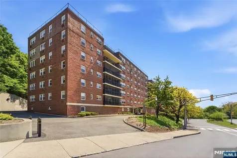 415 Claremont Avenue Montclair NJ 07042
