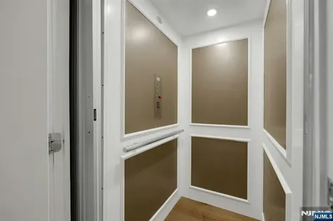33 Cranberry Lane Montvale NJ 07645