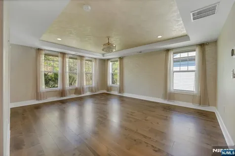 33 Cranberry Lane Montvale NJ 07645